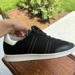 Frankie4 Black Sneakers size 9.5